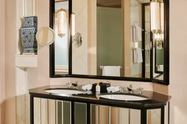 BAL Double Room Bathroom