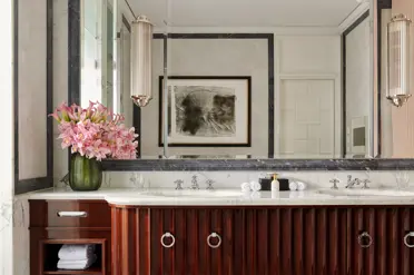 BAL Lakeside Corner Suite Bathroom