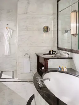 BAL Lakeside Suite Bathroom