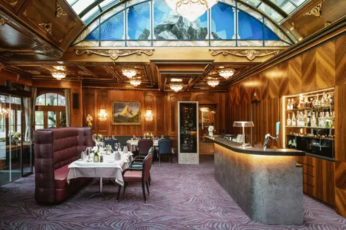 Swiss Deluxe Hotels Stories Winter 2021 Gastronomic Delights 01 Hotel Zermatt Zermatterhof Brasserie Lusi High Ecirgb