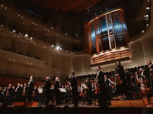 Swiss Deluxe Hotels Summer Magazine 2024 Celebrate Classical Music 220813 LFO 2 LFO Chailly C Priskaketterer Lucerne Festival 14 Approved Eci RGB T113
