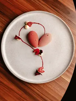 Swiss Deluxe Hotels H Magazine Summer 2026 Valentine's Dessert ©Bürgenstock Hotels AG