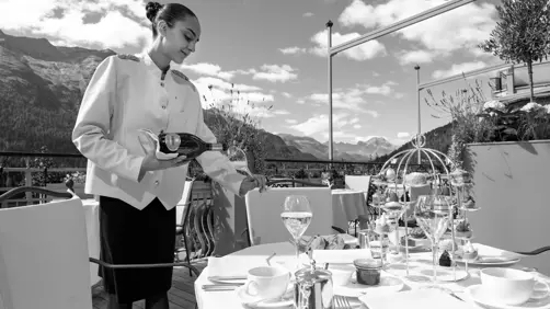 Swiss Deluxe Hotels Summer Magazine 2024 Sights Set An Relaxation Badruttspalace Lehallterasse 024 SW RGB