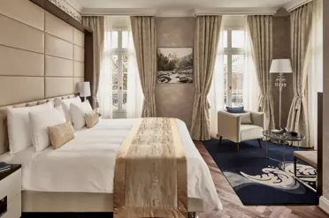 Grand Resort Bad Ragaz Hotel GRBR Quellenhof Suite Bett Und Lounge