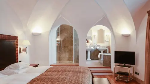 Swiss Deluxe Hotels Stories Winter 2020 Once Upon A Time 03 Csm Ghk Suite Valentine Suite 527 34 A67f3a2810 Bearb Ecirgb