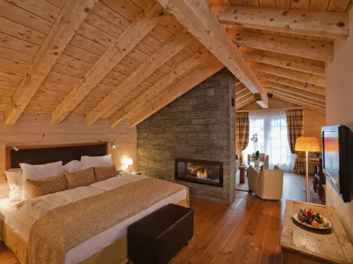 Swiss Deluxe Hotels H Magazine Summer 2026 Chalet Suite Matterhorn Schlafbereich