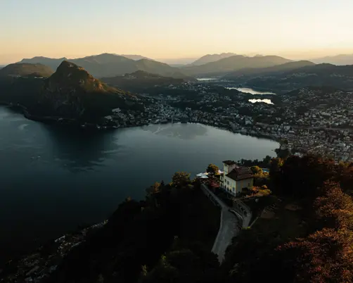 Swiss Deluxe Hotels H Magazine Winter 2025 26 LR Monte Bre Lugano Filme Von Draussen 05 07 2021 0006