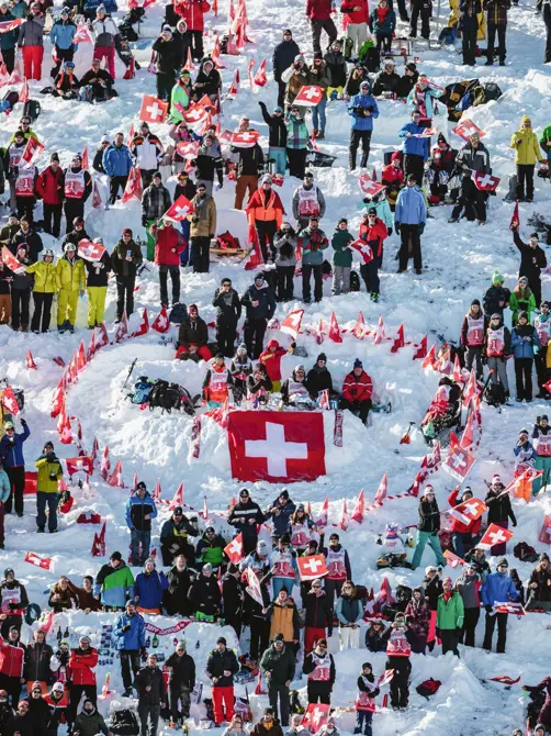 Swiss Deluxe Hotels Stories Winter 2022 What Goes Up Must Come Down 04 NY SH4711 LAUBERHORNRENNEN D204518 Bearb Ecirgb T200