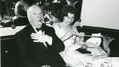 Swiss Deluxe Hotels Stories Winter 2020 Alfred Hitchcocks 11 Hitchcock Vermutlich Mit Tochter Patricia Um 1950 Foto Olaf Kung Ecirgb