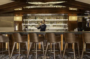 Swiss Deluxe Hotels Mandarin Oriental Geneva Geneva Mo Bar Barman