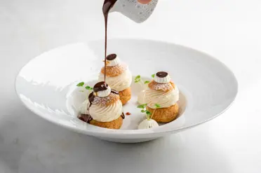 Four Seasons Hotel Des Bergues Geneva Bar Des Bergues Pastry