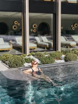 Swiss Deluxe Hotels L1063673