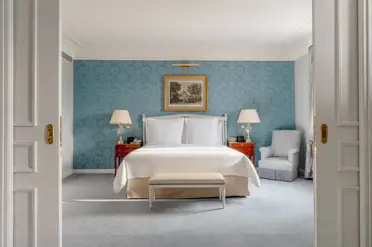 Four Seasons Hotel Des Bergues Geneva Bed Room Executive