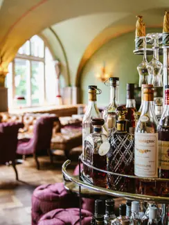 Swiss Deluxe Hotels Stories Summer 2021 Le Grand Bellevue Gstaad 09 Le Grand Bellevue The Bar 02 Ecirgb