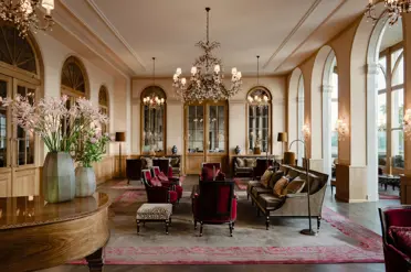 Swiss Deluxe Hotels Gran Hotel Les Trois Rois 16 Lobbybar72 (1)