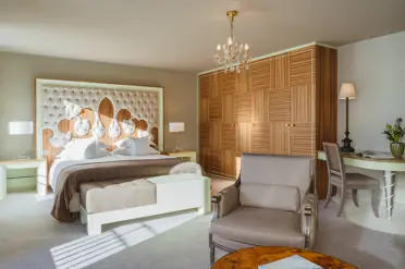 Swiss Deluxe Hotels 10 Junior Suite Carlton Hotel St. Moritz
