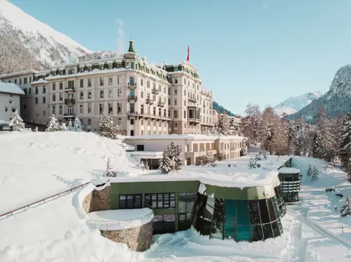 Swiss Deluxe Hotels Stories Winter 2021 From Swiming Pool To Pool Table 06 Ghk Aussenansicht Winter 2021 (1) Bearb Ecirgb T130