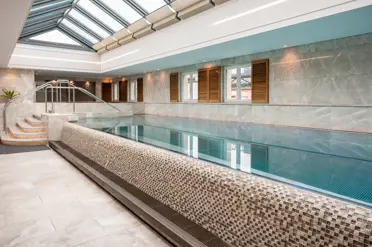 Four Seasons Hotel Des Bergues Geneva Spa Mont Blanc Pool
