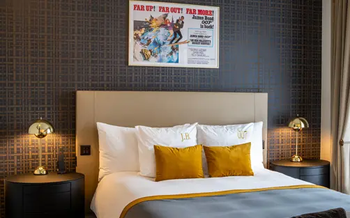 Hotel Schweizerhof Bern & Spa James Bond Room (2)