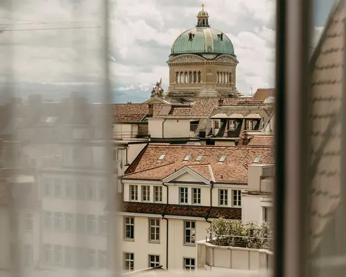 Swiss Deluxe Hotels Stories Winter 2023 2024 A Capital Delight Schweizerhof Bern Spa Stadtblick Ecirgb T236