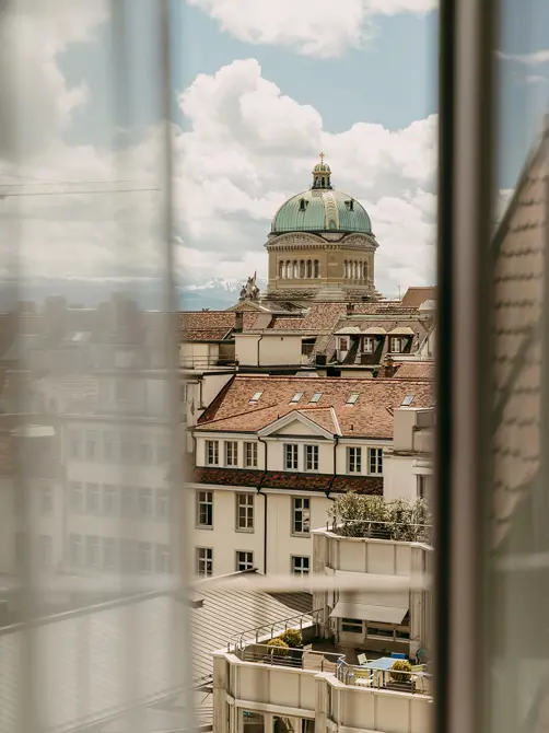 Swiss Deluxe Hotels Stories Winter 2023 2024 A Capital Delight Schweizerhof Bern Spa Stadtblick Ecirgb T236