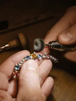 Swiss Deluxe Hotels H Magazine Summer 2026 BFJ Atelier Lucerne Making Of Peekaboo Collier2