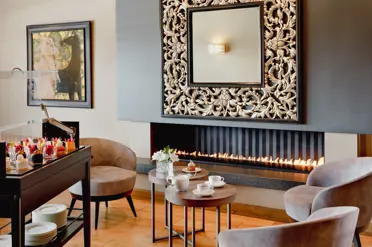 Guarda Golf Hotel Residences Crans Montana Lounge 02