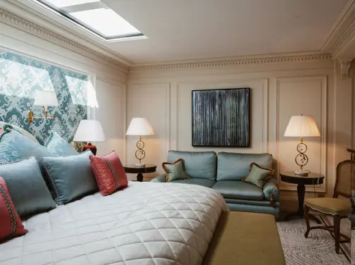 Swiss Deluxe Hotels Stories Winter 2020 Rich Rewards On The Shore Of Lake Geneva 02 Beau Rivage Genève Lake View Loft Suite Antoine De Saint Exupery 516 Bedroom T130 Ecirgb