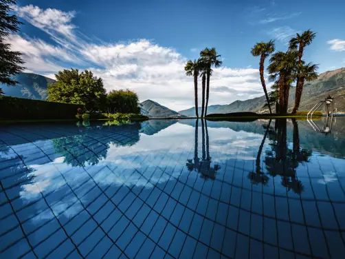 Swiss Deluxe Hotels Stories Summer 2022 Paradise Found 04 Aussenpool Morgens 3 Ecirgb