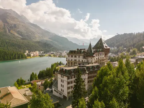 Swiss Deluxe Hotels Summer Magazine 2024 Sights Set An Relaxation BPH Hotel Exterior Andrea Furger 2022 Bearbeitet RGB