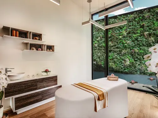 Swiss Deluxe Hotels Magazine Summer 2025 Splendide Lifestyle Spa Massage Room
