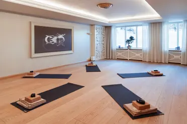 Swiss Deluxe Hotels 21 Yoga Carlton Hotel St. Moritz