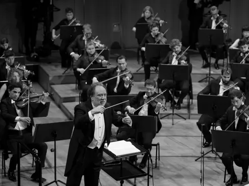 Swiss Deluxe Hotels Summer Magazine 2024 Swiss Top Events 210813 Eoe LFO Chailly C Priskaketterer Lucerne Festival 02 Approved[4] Ecirgb