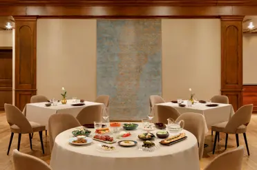 Guarda Golf Hotel Residences Crans Montana Restaurant FIVE 02