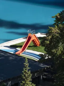 Copyright Gstaad Palace Stefano Scata Leo Lavorate «PISCINE» DSC 6486A 300Dpi RGB Favourite