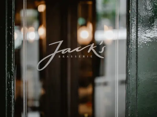 Swiss Deluxe Hotels Stories Winter 2021 Delectable Bern 05 Jack's Brasserie 1 0 Ecirgb