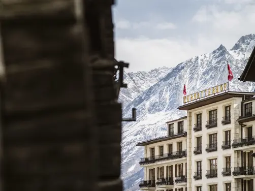Swiss Deluxe Hotels H Magazine Winter 2025 26 Hotel Zermatt Zermatterhof Aussenansicht Hotel Zermatterhof High
