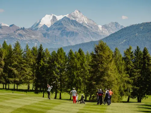 Swiss Deluxe Hotels Stories Summer 2021 Badass Golf 01 2019 31318 Ecirgb T130