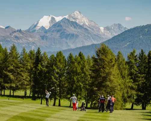 Swiss Deluxe Hotels Stories Summer 2021 Badass Golf 01 2019 31318 Ecirgb T130
