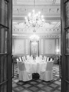 Swiss Deluxe Hotels Stories Winter 2020 Once Upon A Time 02 Csm Ghk Salon Bleu Tafel Sommer 2017 3 Ebe2525865 Sw Ecirgb