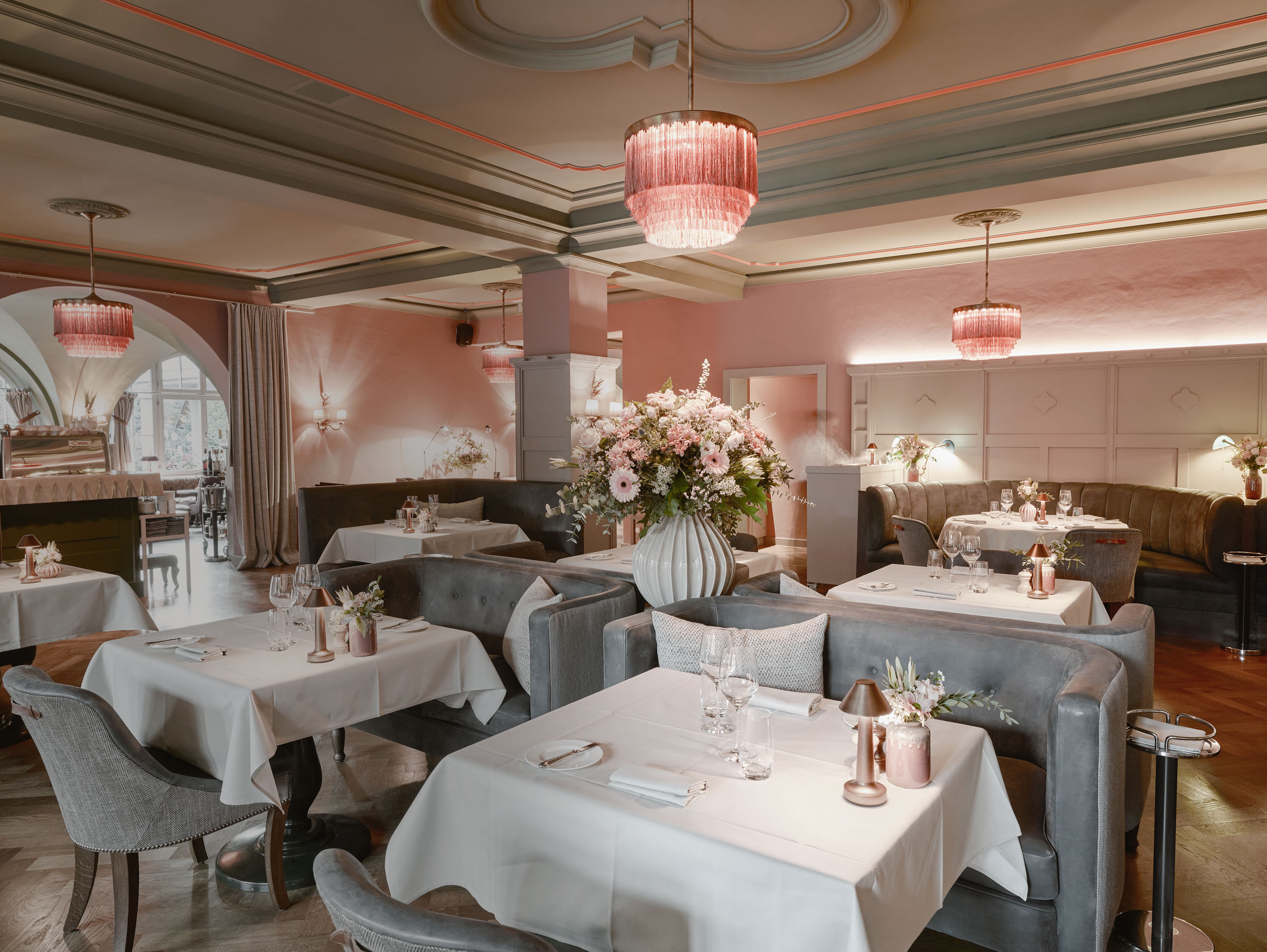 Swiss Deluxe Hotels Stories Summer 2021 Leonards 01 LEONARD's (2) 01 Ecirgb T150