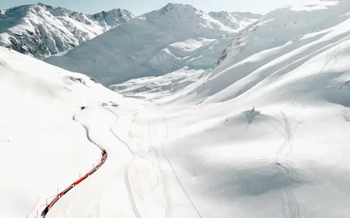 Swiss Deluxe Hotels Stories Winter 2021 Travel In Style 02 SC SH5913 OBERALP D153237 2R Ecirgb