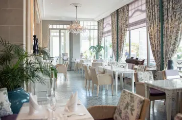 Grand Hotel Du Lac Dining Esprit Par Guy Ravet 2